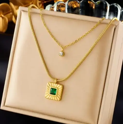 Double-Layer Emerald Textured Square Pendant Necklace